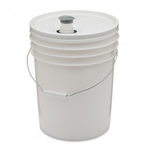 5 Gallon Poly Bucket With Spout